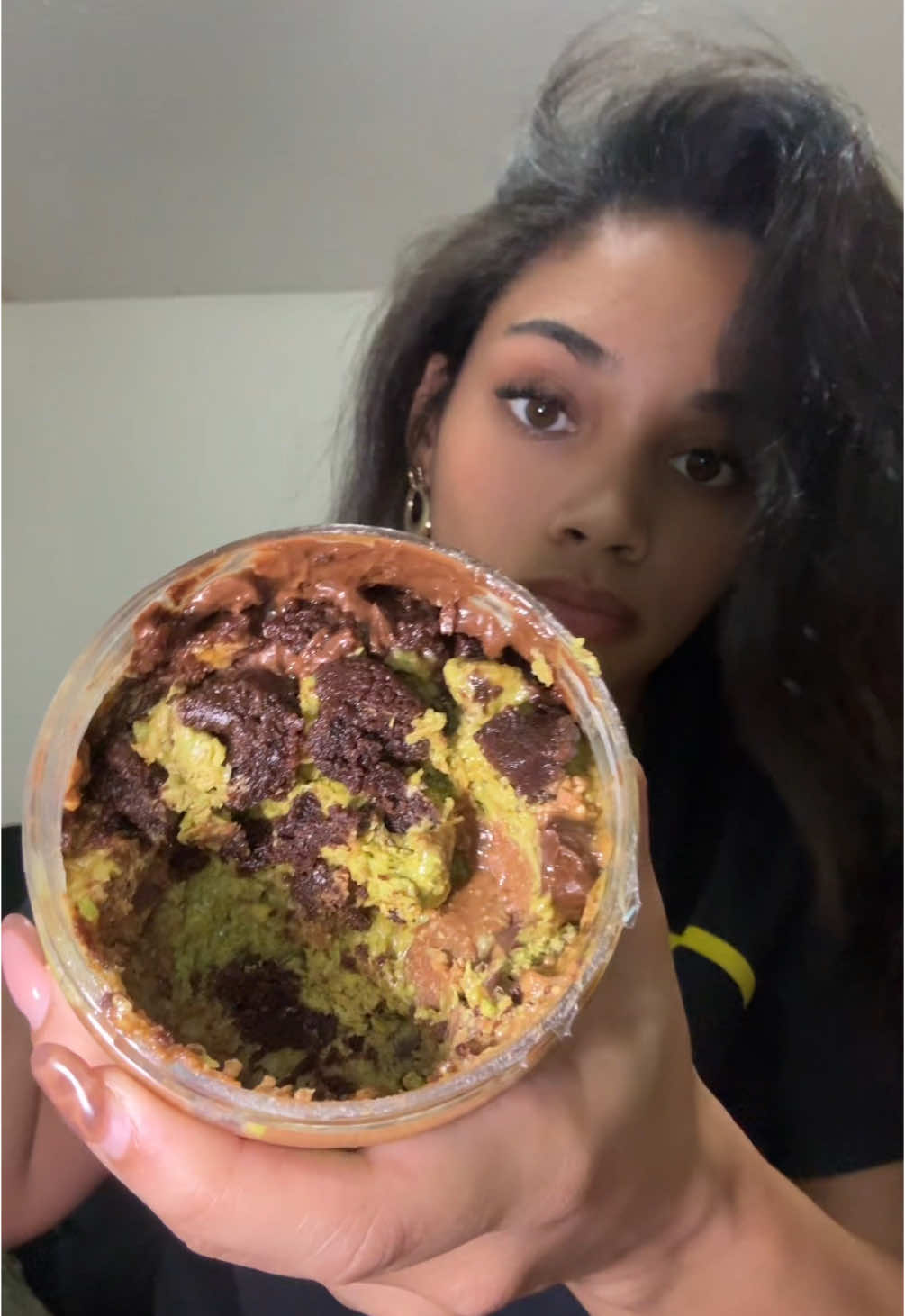 IF YOU WANT THE DUBAI CHOCOLATE FROM NERDY NUTS WITHOUT TOO MUCH PEANUT BUTTER FLAVOR.. GET THIS INSTEAD #fyp #dubai #dubaichocolate #eating #mukbang 