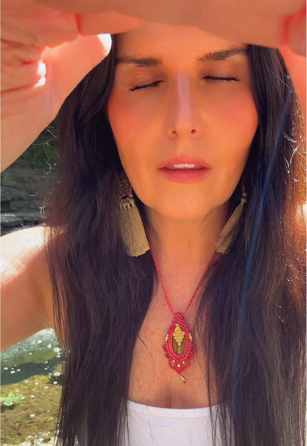 ✨ Sit with me in a beautiful creek bed, listening to the gentle flow of water. Feel the rolling stream carry away your worries, stress, heaviness, or illness. Allow the energy of the water to release and wash it all away, bringing peace and healing to your body and spirit. Watch as many times as you need for renewal and calm. 🌊✨ #ASMRHealing #ASMRReiki #ASMRRelaxation #EnergyHealing #EnergyMedicine