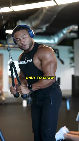 (Link in bio to work 1:1 with me) It’s time you take your training to the next level.  You will finally break that plateau and progress way faster than anyone you know.  I say this with the most confidence because I been doing both and studying hybrid training for over 5 years.  I’ve coached thousands of clients through this strategy.  And that’s why we are able to see incredible progress in such a short period of time.  #hybridtraining #hybrid #workoutroutine #fitnesscoach #workouttips 