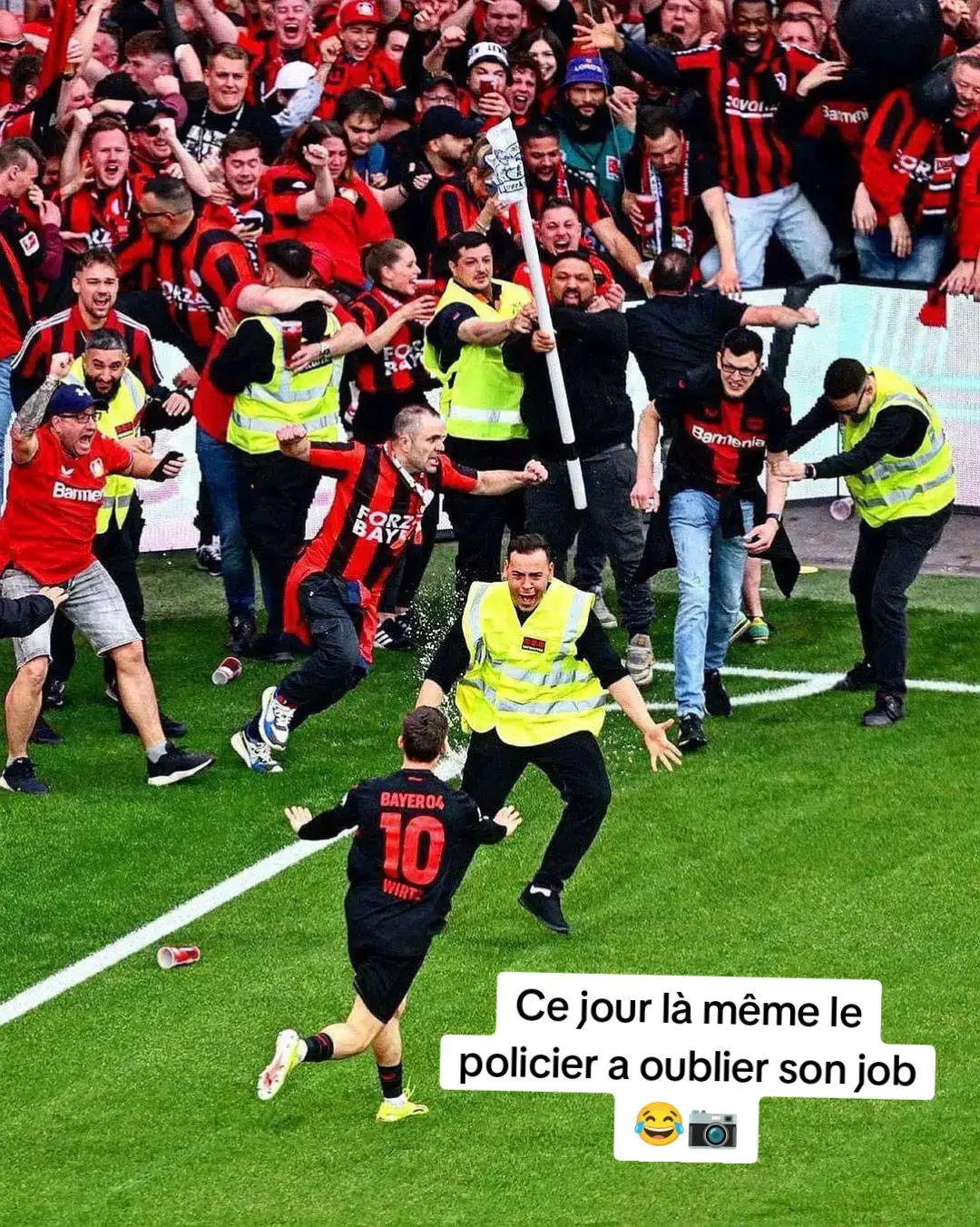 Ce jour là même le policier a oublier son job 😂🐐🥲 #florianwirtz #wirtz #bayerleverkusen #championdallemenge2024 #policier 
