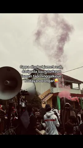 Siapa lgi kalo bukan pemuda gengsi👋🏻 #sinarkomaraboys_ #senireak #keseniansunda #bandungtimur #4upage 