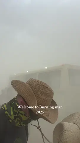 We just got out from burner express bus and got stuck in 30sec in the middle of storm without anything #burnerman “playanews