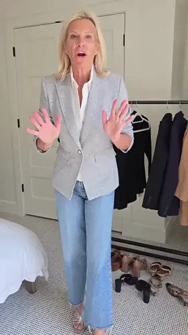 Meet your new BFF: the sweatshirt blazer with a secret weapon—removable insert. Comment “LINK” to get the details. . . . . . No tee, no tank, no overheating. Just me, a bra, and a dream. And YES it looks this good while feeling like loungewear. Overheaters Anonymous? We’ve found our uniform. https://liketk.it/5mfEb