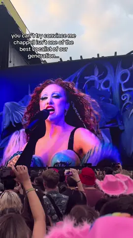 some tall fuck was in the way of me recording the stage so your gunna get videos of the big screen xx @Reading & Leeds Festival @chappell roan #goodluckbabe #chappellroan #leedsfest #fangirl #fyp 