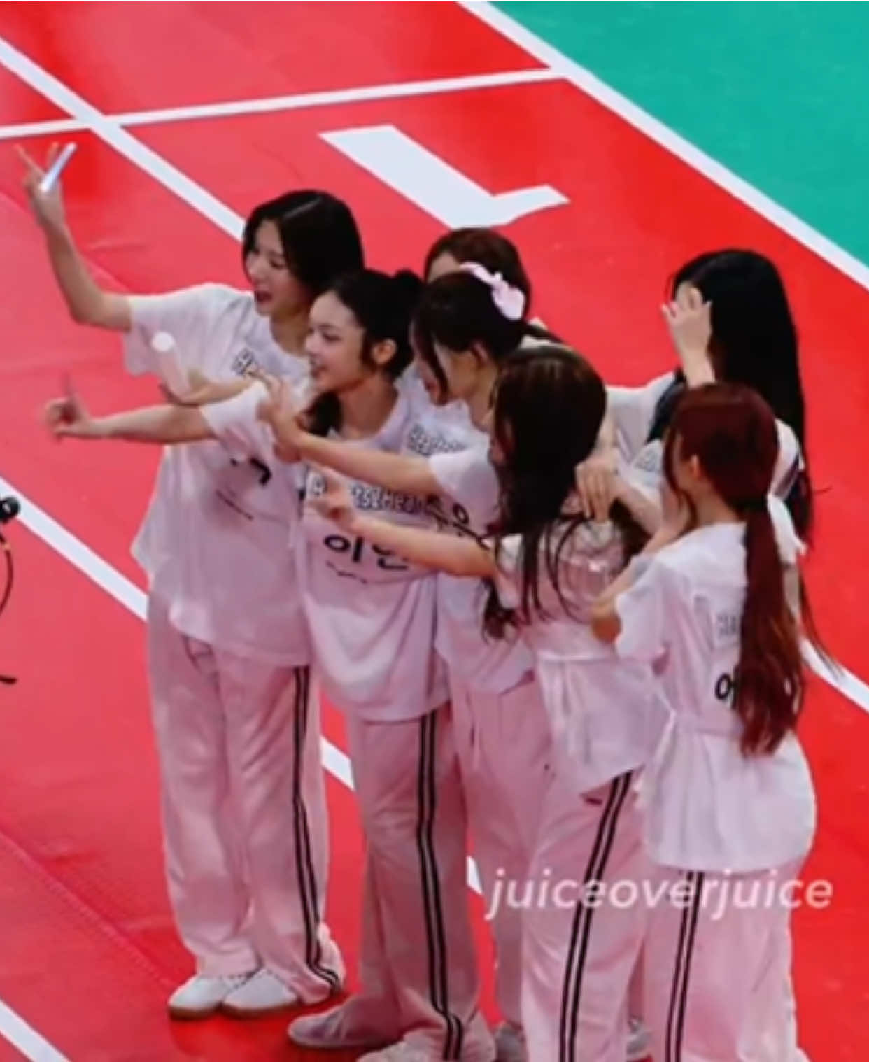 Hearts2Hearts STYLE at ISAC #Hearts2Hearts #하츠투하츠 #ISAC2025 #Hearts2Hearts_STYLE #Hearts2HeartsTikTok 