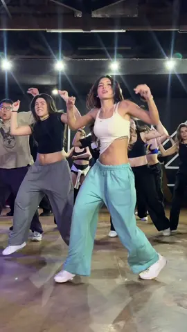 Sentiu a vibe boa?🥹 uma das aulas iniciadas mais divertidas que eu faço… aula do @Jay 