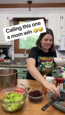 Mom win 🙌😂 #momlife #DinnerIdeas #MomsofTikTok 