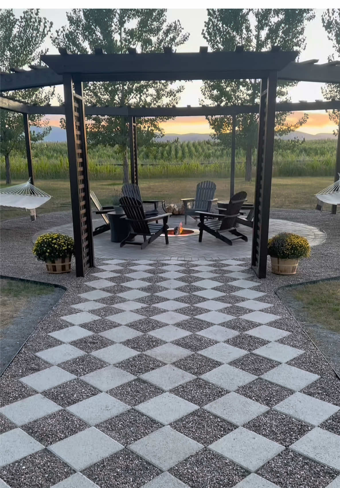 Super Easy Pathway Idea! Used @BDCBrands Dominator Mulch Anchor to secure the pea gravel! Check out my link in bio for link!  #bdcbrandspartner 