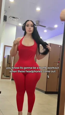 #headphones #gymessentials #gym #fyp #zyxcba 