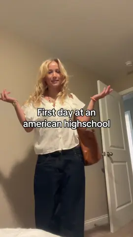 First day in highschool as an exchange student!!🇺🇸 #exchangestudent #exchangeyear #usa #highschool #fyp 