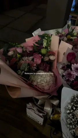 qué bonito es que te quieran 💘 #fyp #flores #birthday 