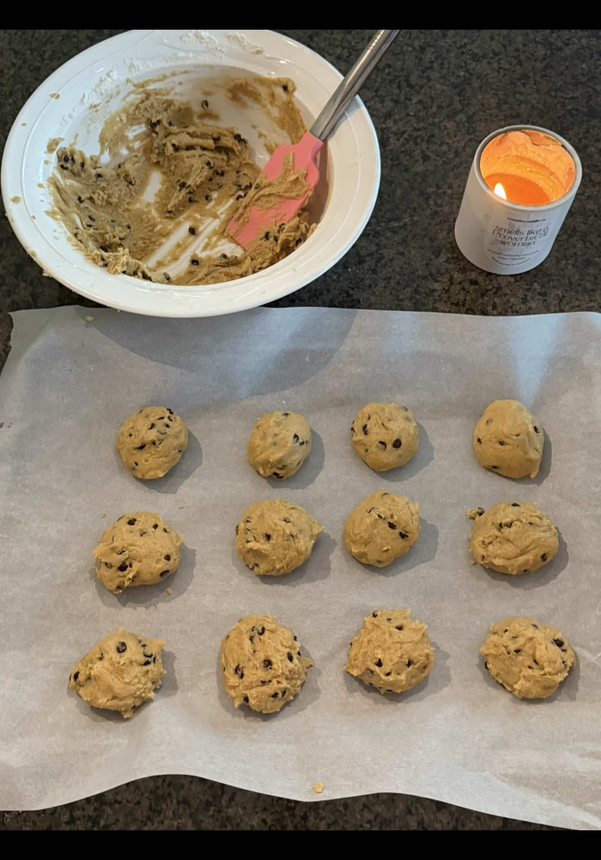The best cookie recipe if you’re craving a classic chocolate chip cookie 🤎 ingredients ⬇️ - 1 cup butter - 1 cup dark brown sugar - 1/2 cup sugar  - 2 eggs - 1 egg yolk  - 2 tsp vanilla extract  - 2 1/4 cup flour  - 1 tsp baking soda - 1 tsp salt - 2 cups chocolate chips #baking #Recipe #chocolatechipcookierecipe 