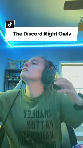 When your discord has a mix of both, it feels like something is always happening #twitch #streaming #twitchtok #twitchstreamer #discord 