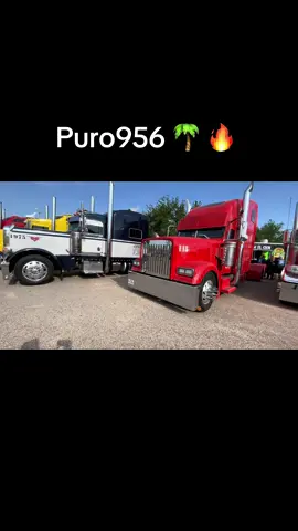 Hace unos ayeres @Francisco Alcala703 @el chukie @Roberto Moya Jr #trokerosdelvalluco #meet #kenworth #cachimberosdecorazon #trailerosmexicanos🇲🇽💯😎 