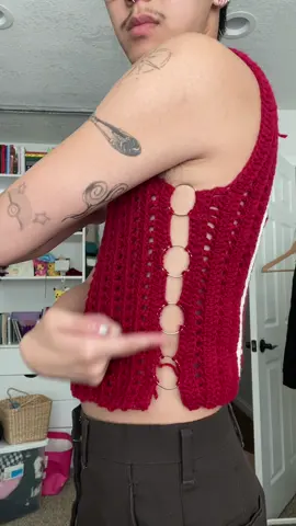 im back and i have a new tank top 😛 #crochet #crochetersoftiktok #fyp #wip #crochettiktok 
