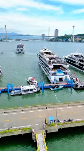 Hạ Long #halong #caubaichay  #sunhalong  #captreonuhoang  #viral 