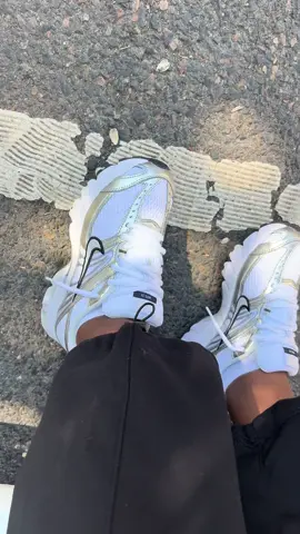 W NIKE AIR MAX MOTO 2K @You1s  #nike #pourtoii #tendencytiktok #sneakersaddict  #tik_tok @Nike 