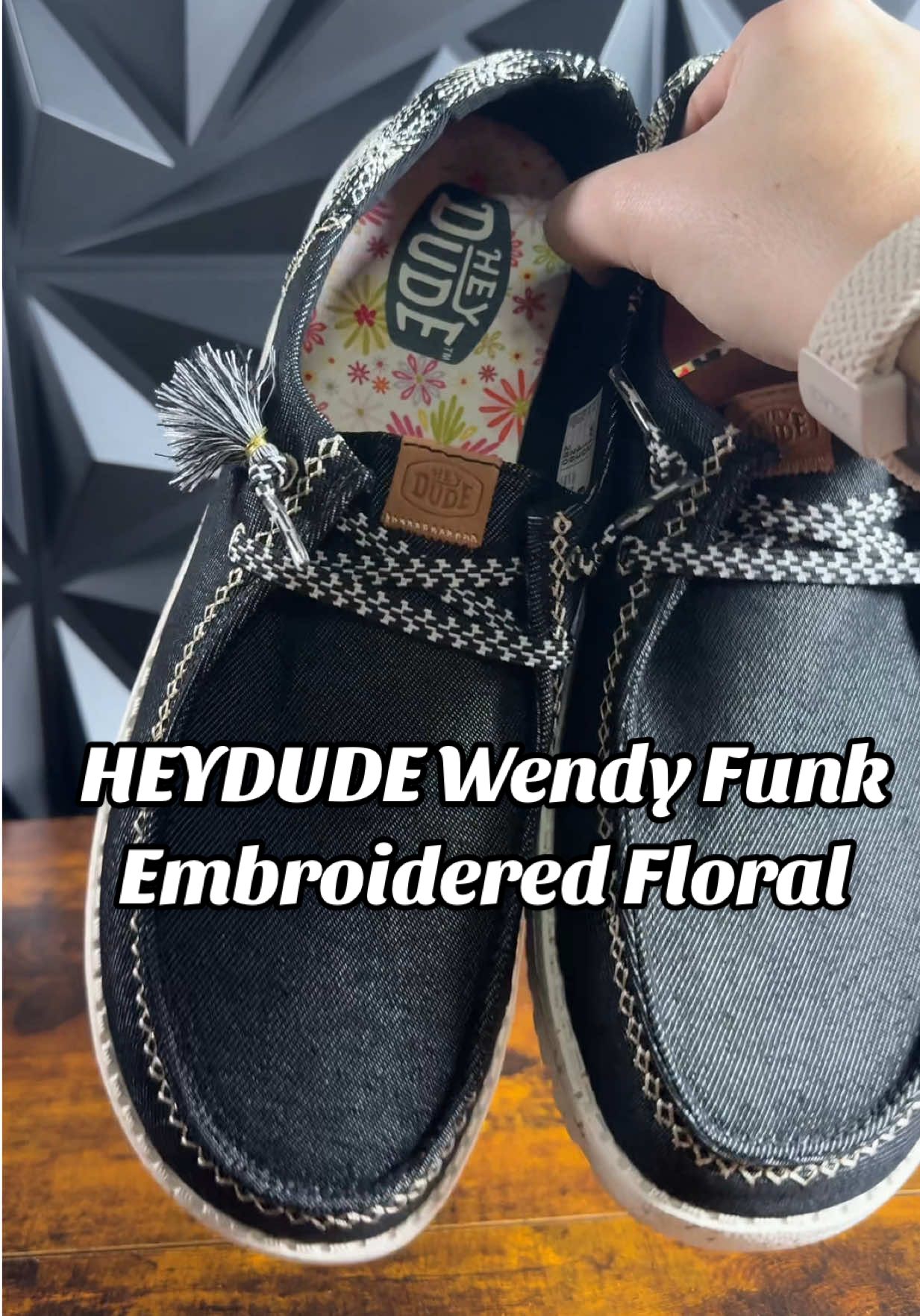 HEYDUDE Wendy Funk Embroidered Floral #heydude #heydudes #heydudewendy #womensfashion #tiktokshopcreatorpicks 