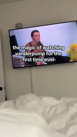 i can’t believe i’ve gone my whole life without seeing this show. we are so locked in. only on season 3 no NO SPOILING. #vanderpumprules #sur #realitytv @sofiakbassano 