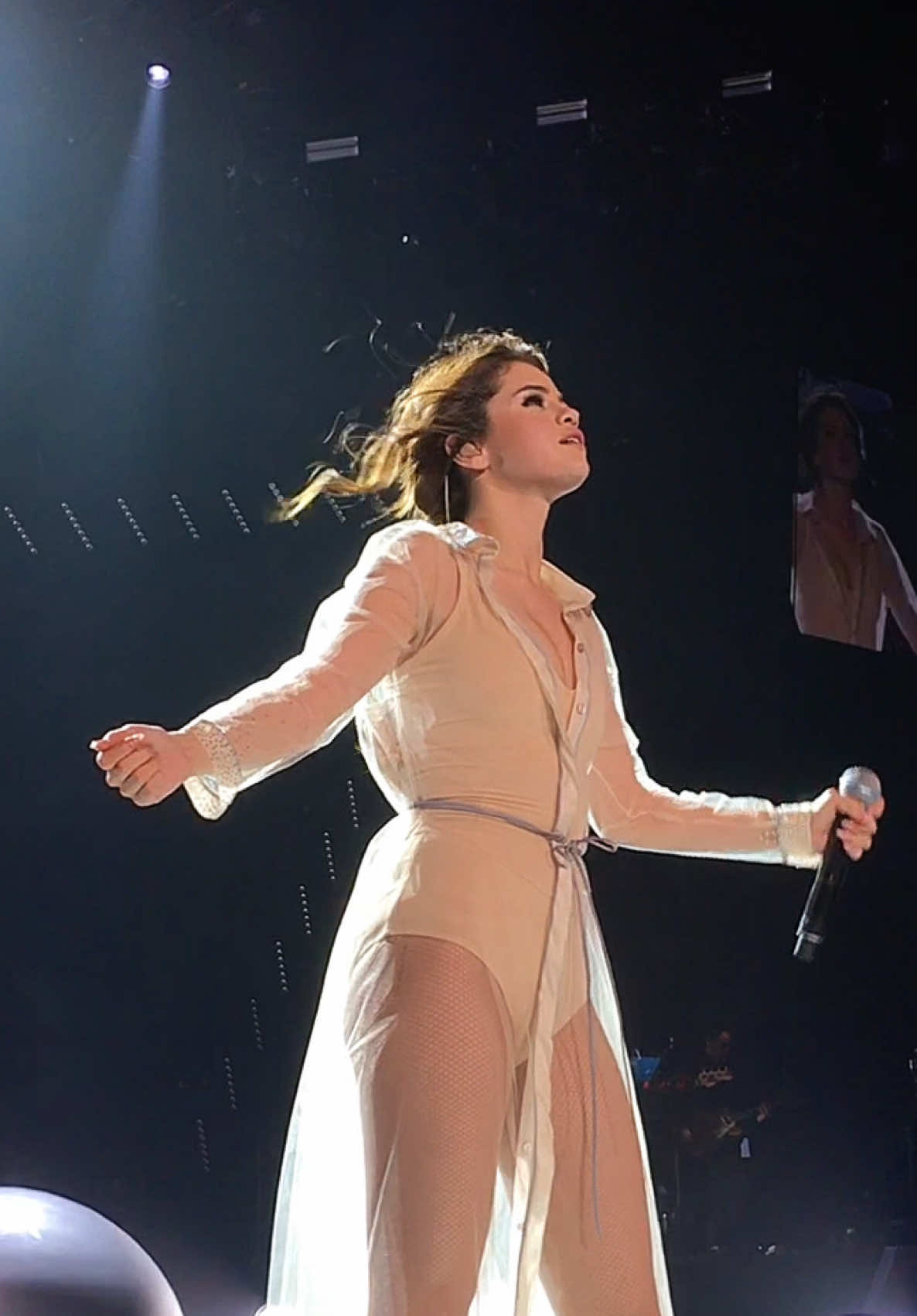 nobody - revival tour vancouver (@Selena Gomez) // #selenagomez #revivaltour #concerts 