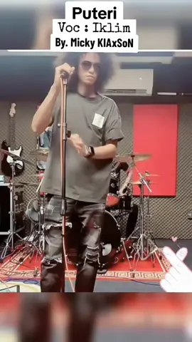 Puteri, Voc; Iklim, By. Micky KIAxSoN. #puteri  #mickyklaxson  #slowrockmalaysia  #fyppp  #viralvideo 