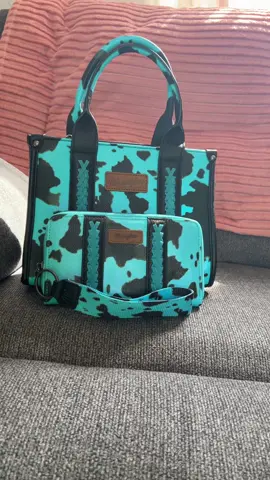 Turqoise 🐮 Tote & Wallet Set ‼️ #tiktokshopfinds #creatorsearchinsights 