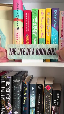 Showgirls sparkle, but book girls glow differently ✨📖 #BookTokFYP #SwiftieBookTok #ReadersOfTikTok #BookishVibes #ts12 