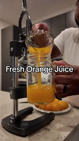 Nothing like some fresh orange juice 🍊 #juicing #citrusjuicer #juicer 
