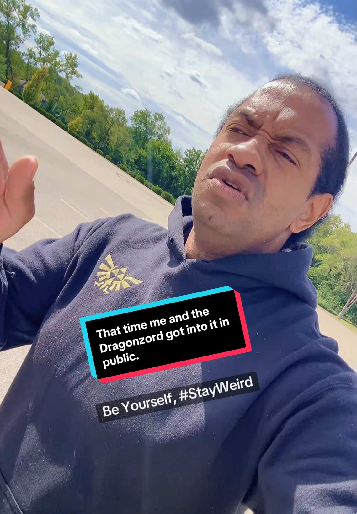 Me and my Zord stay beefing. First of all, he embarrassed me while I was trying to shoot my shot at this FINE woman. Like, yo chill!  Another day in the Swa Cinematic Universe, y’all.  And that’s on the Dragonzord  #RushHour2 