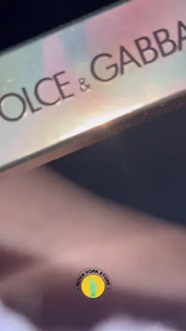 ✨ Exclusividade que você só encontra na Nova York Store! ✨ Aqui, além de ter acesso às melhores marcas do mundo como Dolce & Gabbana, você também pode eternizar sua identidade: gravamos suas iniciais em peças selecionadas para que cada detalhe seja único, assim como você. 🖋️ 🔹 Luxo, sofisticação e personalização em um só lugar. 🔹 Porque estilo de verdade é ter algo feito só para você. #maquiadoraprofissional #maquiagembrasil #maquiagemtiktok #dolcegabbana 
