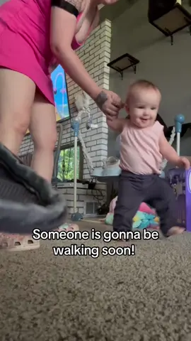 #greenscreenvideo #rainbowbaby #learningtowalk 