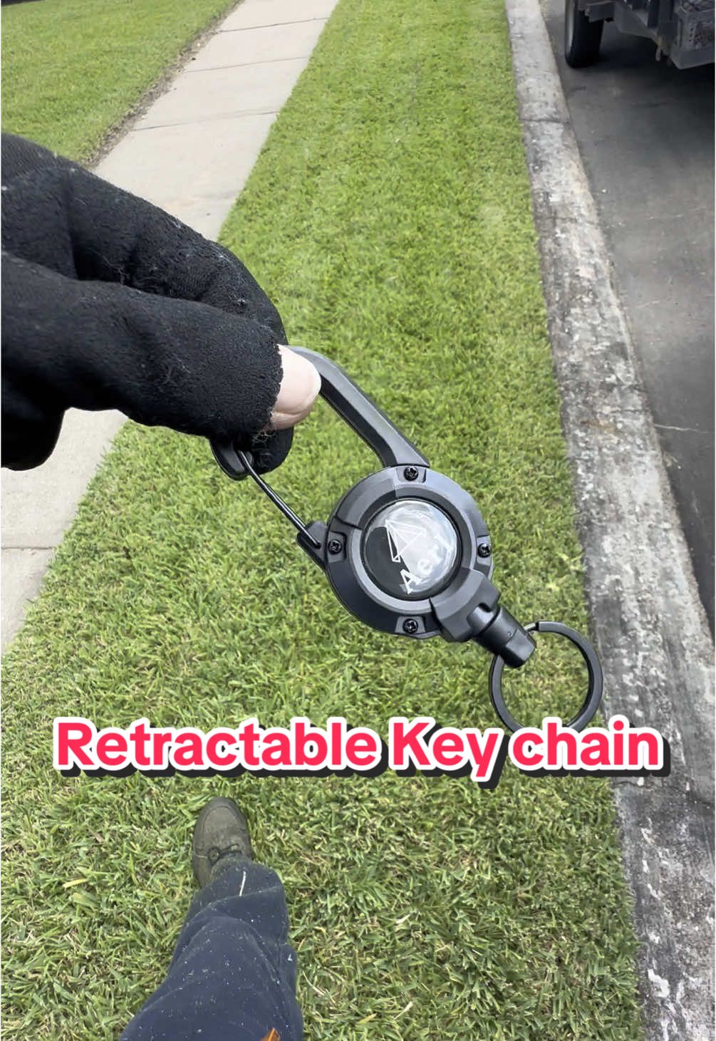 #retractable #keychain #paratii  #yarderos #yardwork 