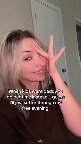 Kids picked dad for bedtime 😭😂 Anyone else secretly living for this?” @Real estate girls @aly_in_california  #momlife #momtok #toddlermom #parentinghumor #relatablemom 