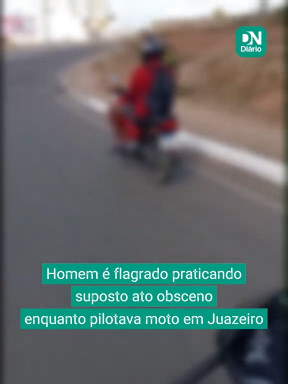 Um homem, ainda não identificado, foi flagrado por um motociclista praticando suposto ato obsceno enquanto pilotava moto na cidade de Juazeiro do Norte, Ceará, na tarde de domingo (24). Nas imagens, é possível ver o individual sobre a moto enquanto trafega pelo anel viário que conecta Juazeiro ao Crato e realizava movimentos similares ao atentado ao pudor. O homem, ao perceber que estava sendo filmado, avançou o sinal vermelho, conseguindo sair do campo da imagem. Em nota ao Diário do Nordeste, a Secretaria da Segurança Pública e Defesa Social do Estado do Ceará (SSPDS) informou que a Polícia Civil do Estado do Ceará (PCCE) apura uma denúncia de atentado violento ao pudor. No entanto, a PCCE reforçou a importância do registro da ocorrência, que pode ser feito em qualquer unidade da Polícia Civil, incluindo a Delegacia de Juazeiro do Norte e a Delegacia Eletrônica. #ceará #juazeirodonorte #tiktoknotícias #DiáriodoNordeste