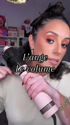 At home blowout with @langehair Le Volume! Best tool to blow dry/blowout your hair with ZERO breakage! - - #lange #langehair #levolume #levolumetitaniumbrush #blowoututorial    