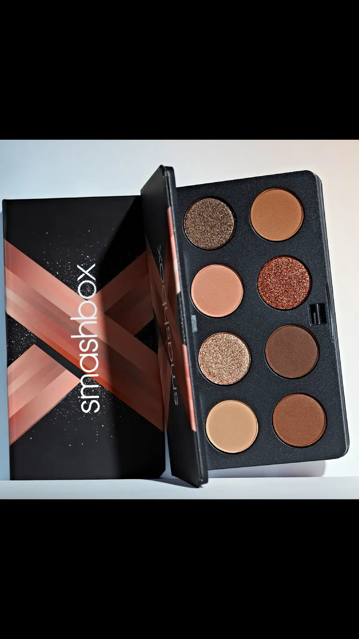 Get ready to save big! Labor Day is just around the corner, and we're celebrating with amazing deals!  Shop now through 9.1 and score a free gift.  Spend $75 (US) / $100 (CAN) and get a free Smashbox Eyeshadow Palette in Cozy Vibes plus a free beautihaul bag. Spend $125 (US) / $175 (CAN) and enjoy 10% off your purchase. *standard exclusions may apply