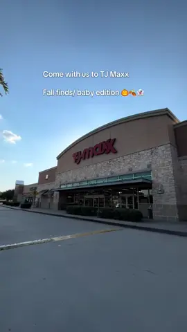 TJ Maxx ft. Alex #MomsofTikTok #tjmaxx #sahm #fyp 