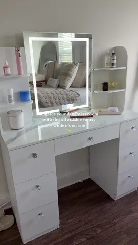I absolutely love this vanity✨🤍 #vanity #homedecor #makeup #girlmom 