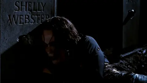 ما تعلمته من مشاهده(#thecrow ). هيه المحاوله الرجوع للحياه مره ثانيه من اجل الثأر لمن نحب. #جيل_الطيبين #مالي_خلق_احط_هاشتاقات #explore #fyp 