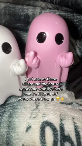 Aren’t these Halloween ghosts SO CUTE #halloweenghost #halloweendecor #halloweendecorations #halloween 