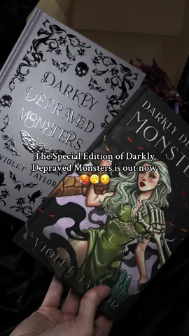Six extra spicy monster stories in this, I loved it so much I had to grab the GORGEOUS special edition too! 😌📚🌶️ #spicybooktok #monsterfudger #monsterromancebooks #bookrecs #DealsForYouDays @Violet Taylor Author  