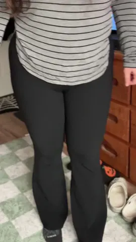 and with tummy control?!?! #tummycontrol #fyp #leggings #siinsiin #flaredleggings 