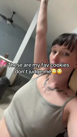 I know yall love these cookies too. And trust me I can also bake from scratch. #bake #cooking #cookingtiktok #baking #cookies 