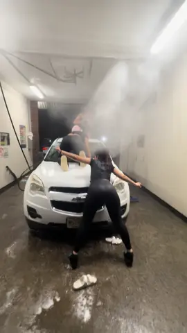 the foam brush wasn’t working well ☹️@aallison325 @Irma Rodriquez @🇨🇷🇲🇽 #ontopofcars #fyp