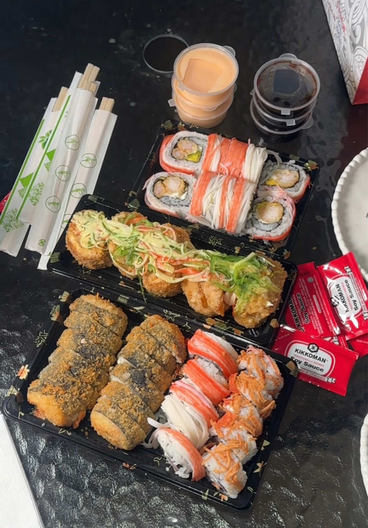 El proximo video es un mukbang están prevenidos para el que no le gusten esos videos😂🩷 sushi de @kaizen !!