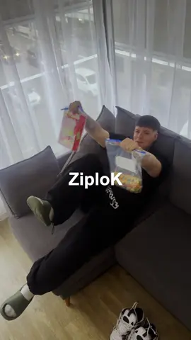 ZiploK w/ @zell mañana 21hs #ziplok #knak #zell #estreno 
