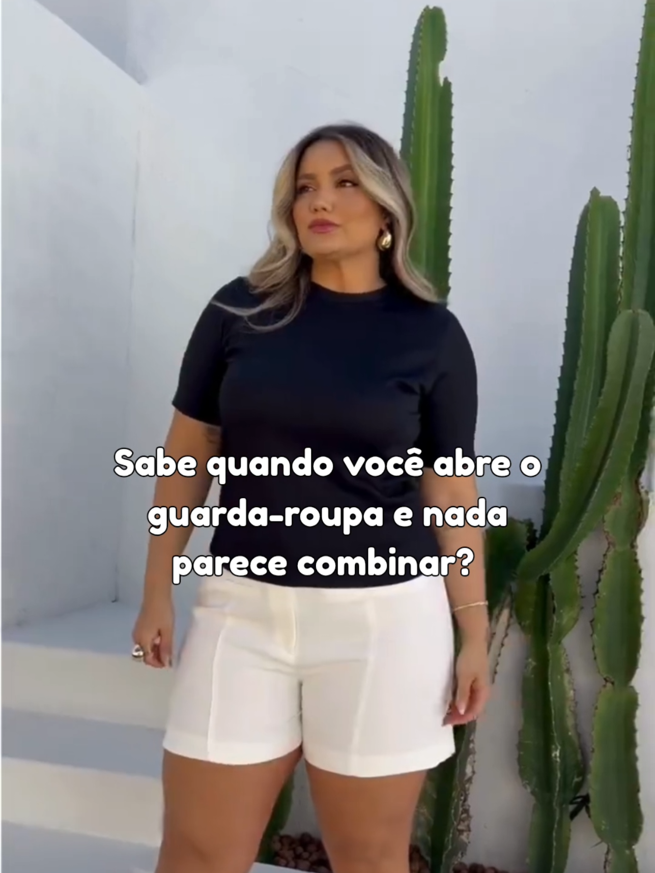 👕 Sabe quando você abre o guarda-roupa e nada parece combinar? Esse kit de blusas básicas plus size resolve isso em 2 segundos 😂 ✨ Versáteis, confortáveis e feitas pra valorizar seu corpo, elas são daquelas peças coringas que salvam o look na pressa. Jeans, shorts, saia ou até blazer… essas blusas vão com tudo e multiplicam suas opções sem esforço. 🔥 E o melhor: vem 2 blusas por um preço que cabe no bolso! É aquele tipo de achadinho que você compra uma vez e pensa: “por que não levei antes?” 😍 🛒 Corre pro link que está nos comentários e garante o seu kit antes que acabe! #plussize #achadinhos #plussizebrasil #achadinhosshopee #plussizefashion 