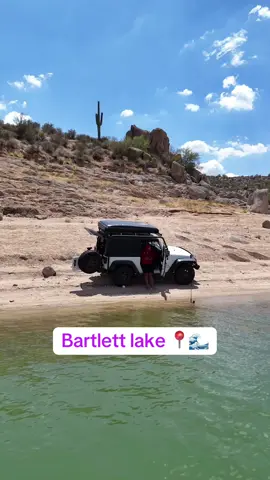 Un hermoso lago en medio del desierto de Arizona 🌵🏝️#arizona #desiertodearizona🏜🌵 #beach #parati #jeep 