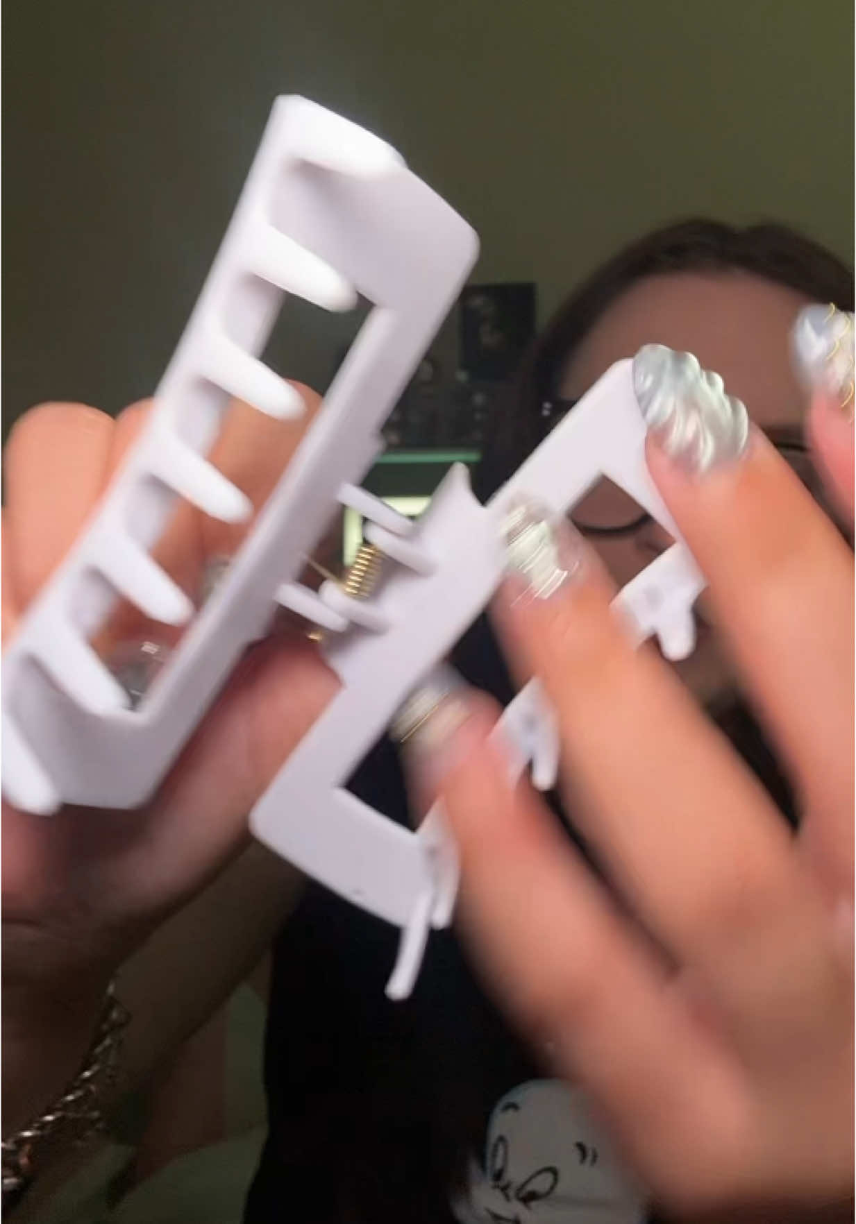 JUST WHAT I NEEDED 🤍✨🎀 #clawclip #tiktokmademebuyit #tiktokshoprestock #tiktokshopbacktoschool #hairtok #hairclip #hairclips 