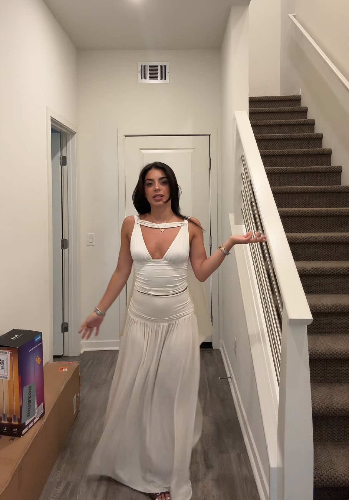 OOTN?! #ohpolly #OOTD #arabiannight #whiteoutfit #lululemon 